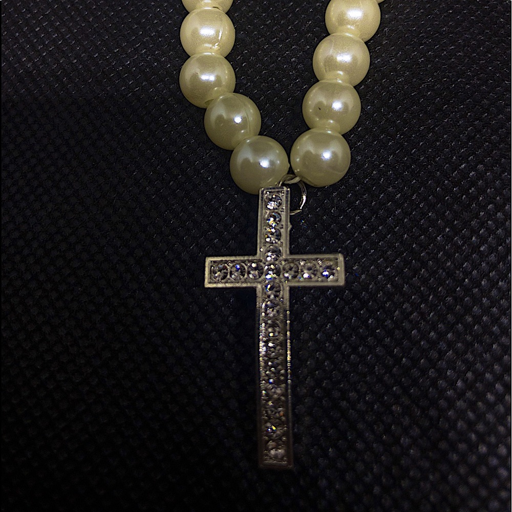 Simulated pearl necklace with cross pendant
